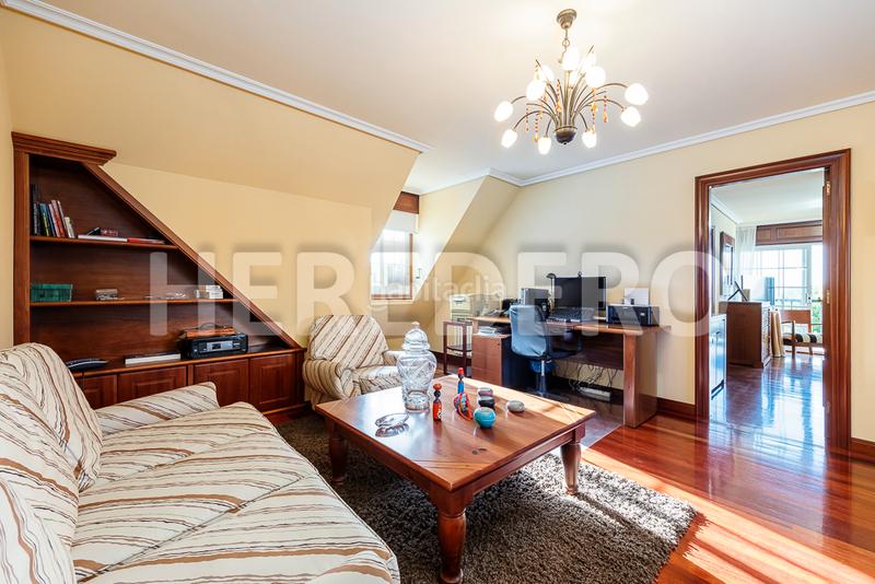 Foto a49344c9-25d4-4493-bf36-cc00b5ea46df. Chalet with fireplace heating parking pool in Valadares - Beade Vigo