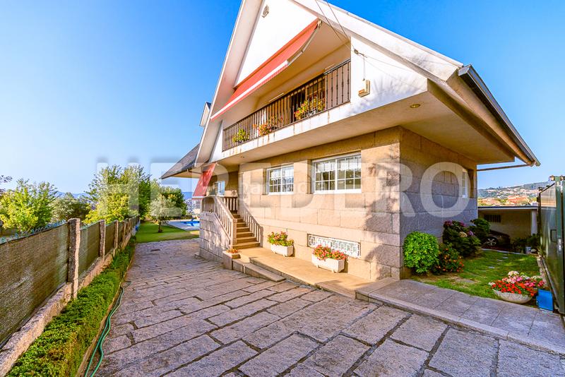 Foto eb877103-94f0-44dc-9c18-a3925c70dc46. Chalet avec cheminée chauffage parking piscine dans Vigo