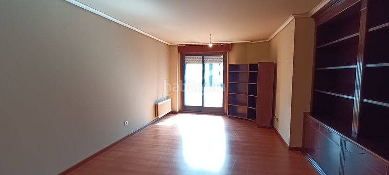 Foto dcf3be57-bcba-44e7-a8f7-150e61835268. Piso en Teis Vigo