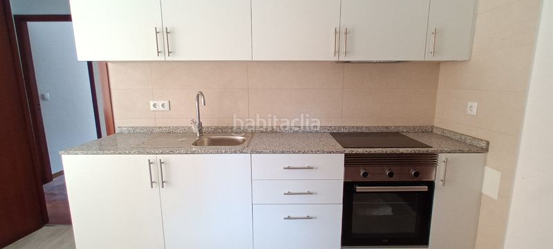 Foto 60ca3b9d-b690-48e5-b7eb-3c8e3bac38be. Pis amb calefacció aparcament a Zona Fernández Labreda Pontevedra