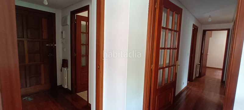 Foto ddd3aecb-0eba-49d3-b94a-485a9f068568. Pis amb calefacció aparcament a Zona Fernández Labreda Pontevedra