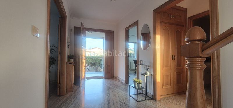 Foto 0a1f3ee7-6157-4698-af74-cba338a2ee6e. Xalet amb xemeneia calefacció aparcament piscina a Vigo