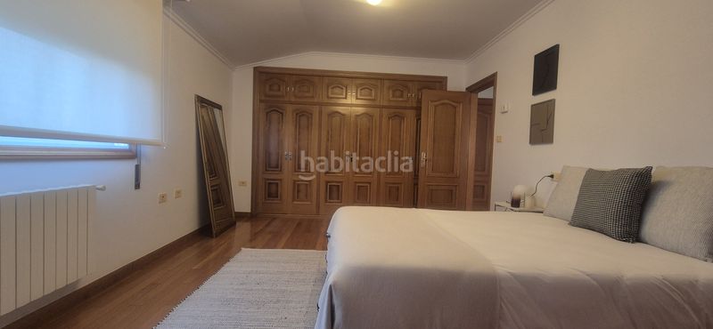 Foto e9b291c3-0339-4dec-889a-a187d8633436. Xalet amb xemeneia calefacció aparcament piscina a Vigo