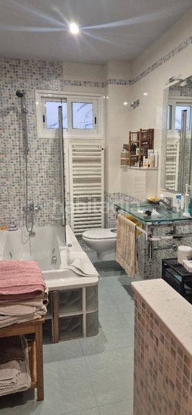 Foto 32f9c6bc-e5d6-4b31-8f39-48b7c4c5c1c1. Rent flat in Centro - Areal Vigo