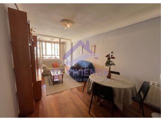 Miete Etagenwohnung in Calle toreros 21. Alquiler exclusivo para estudiantes reserva ya para el próximo c