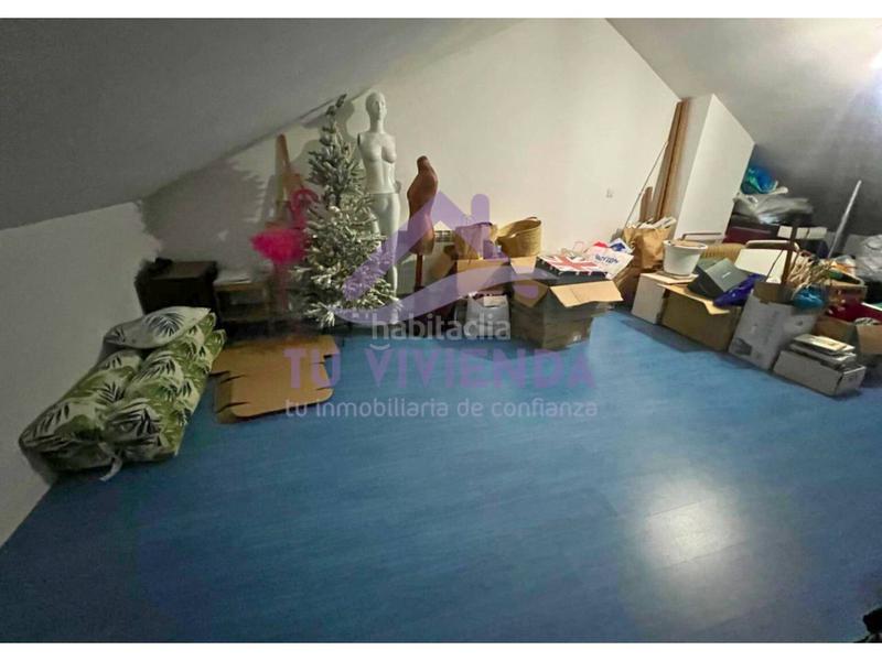 Foto 3fa0dbcb-ff48-4022-a32f-214e68047e76. Semi detached house with heating parking in Tudela de Duero