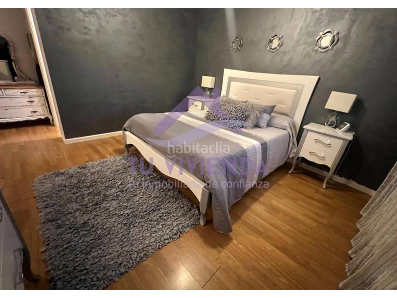 Foto 6a9104a1-c7dd-43f0-b960-2e07828475a8. Semi detached house with heating parking in Tudela de Duero