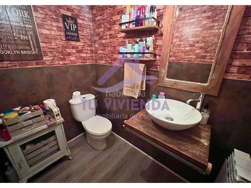 Foto bbd212bf-79ff-4a86-84b6-5d5339e561fa. Semi detached house with heating parking in Tudela de Duero