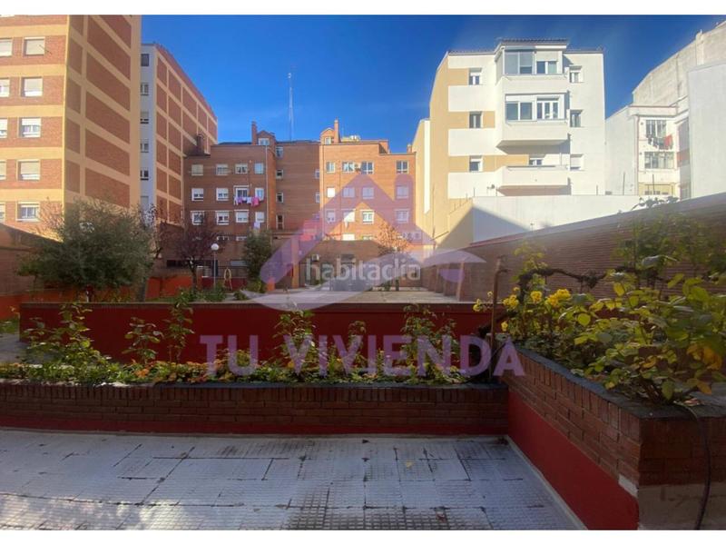 Foto abb21259-5eb2-4cbb-82c9-a8abdf26a719. Location local commercial dans Delicias Valladolid