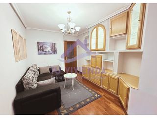 Miete Etagenwohnung in Calle caamaño 46. Piso luminoso con garaje en las delicias  disponible desde el 1