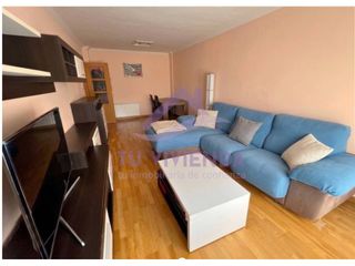 Rent Flat in Plaza barrioncillo 10. Luminoso piso amueblado con terraza, garaje y trastero en la cis