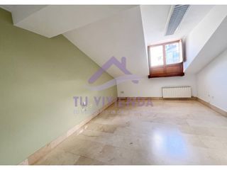 Office space in Calle Santiago 7