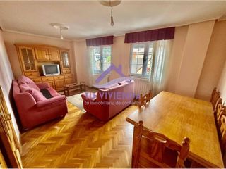Rent Flat in Calle ferial 1. Piso ideal en alquiler en saldaña!
