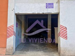 Locale commerciale in Caamaño