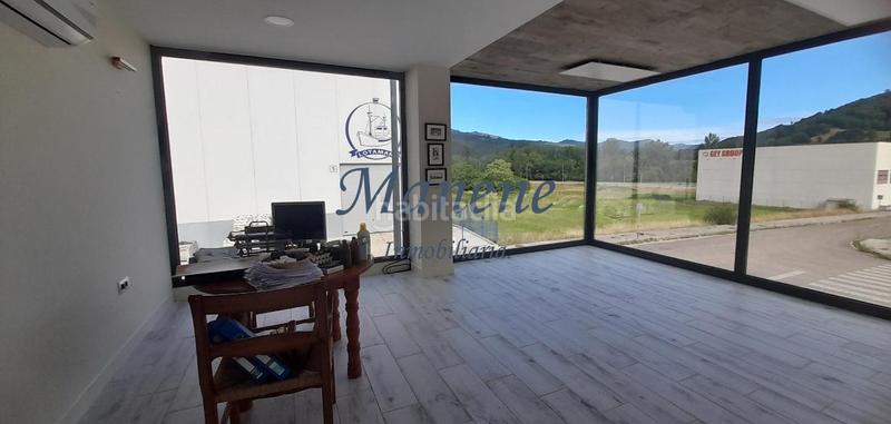 Foto af1600af-8904-453c-b180-f4f0be031cbd. Nave industrial nave en Ramales de la Victoria