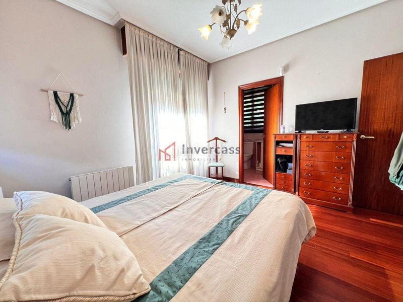 Foto 42c6559c-4445-48fd-87a9-a2bcef1d984c. Chalet en Mioño-Santullán Castro - Urdiales