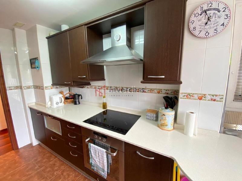 Foto 14e91d4d-00ac-4d45-a3d6-f13ac1ddc291. Piso inmobiliaria invercass vende en exclusiva vivienda en urbanización privada con piscina en Castro - Urdiales