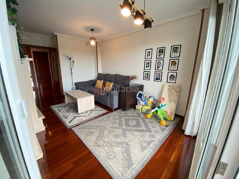 Foto a10c3682-c8c3-425a-811f-fd6c6a5dd118. Piso inmobiliaria invercass vende en exclusiva vivienda en urbanización privada con piscina en Castro - Urdiales