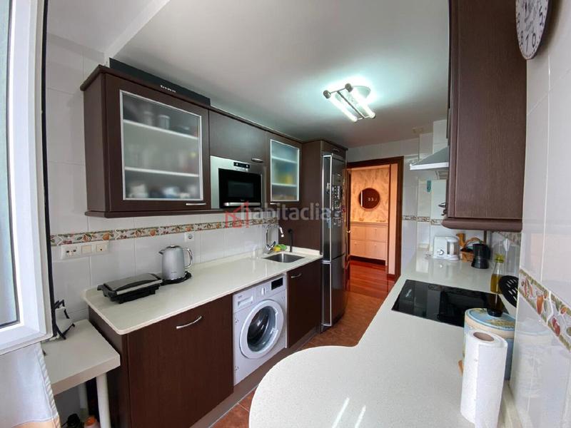 Foto d8a700e1-a3c4-4a43-b0fb-13d569f222ac. Piso inmobiliaria invercass vende en exclusiva vivienda en urbanización privada con piscina en Castro - Urdiales