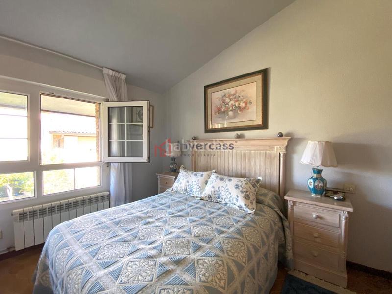 Foto 1df25e92-0574-46f2-9d18-8ae39032a465. Chalet con riscaldamento parcheggio in Zona Playa Laredo