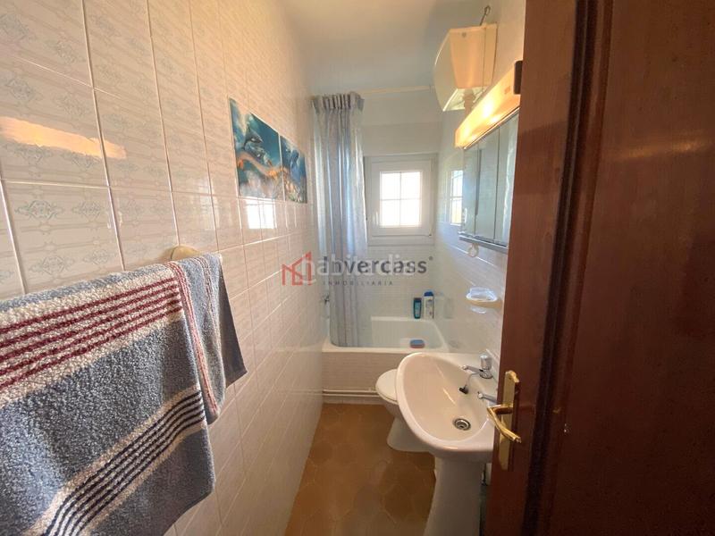 Foto 61f7b006-a256-4acc-86d2-e1fe598dbd0e. Chalet con riscaldamento parcheggio in Zona Playa Laredo