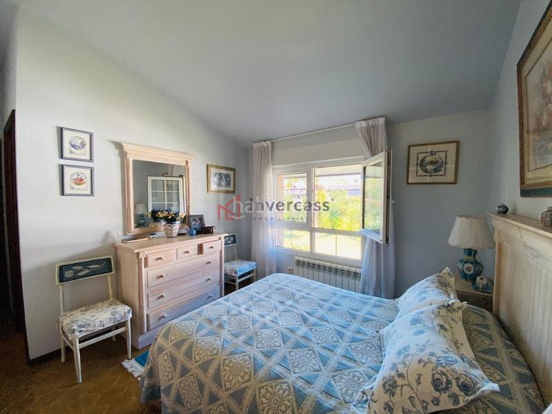 Foto 92ecbc87-d2f8-44be-9ac0-076b4b3a05d6. Chalet con riscaldamento parcheggio in Zona Playa Laredo
