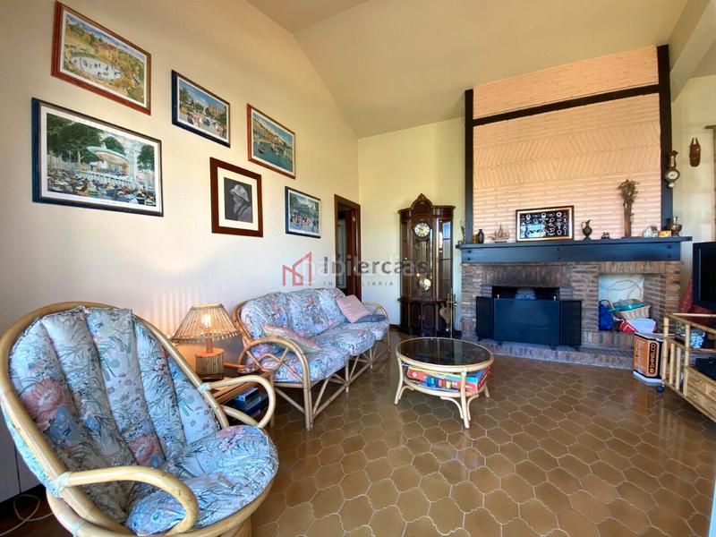 Foto ac6709e9-faac-4ffb-b0ee-d9fa7e593660. Chalet con riscaldamento parcheggio in Zona Playa Laredo
