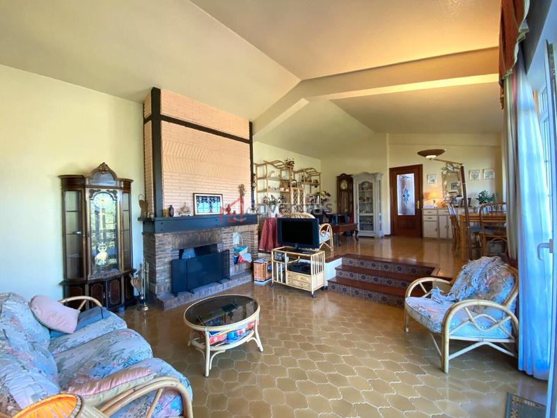 Foto bf39d2ce-0400-477e-adc1-6a17954aff97. Chalet con riscaldamento parcheggio in Zona Playa Laredo