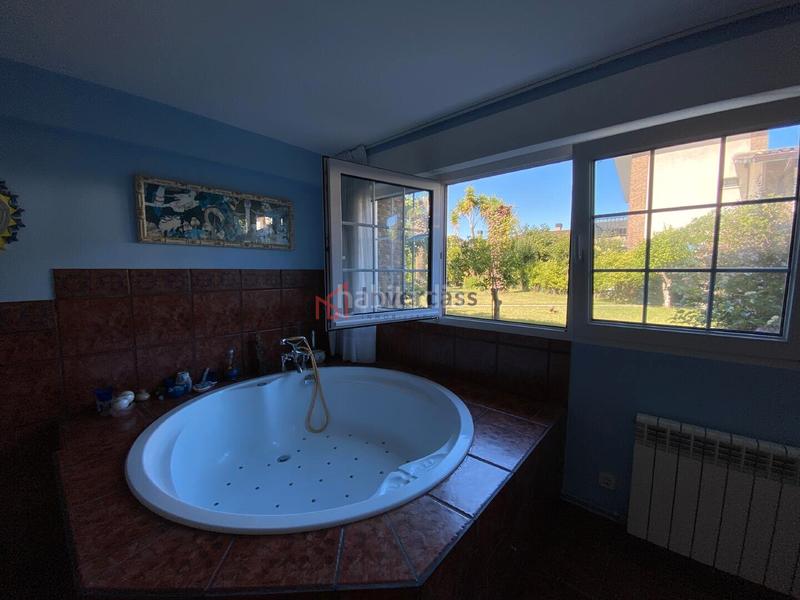 Foto f7c431a8-90d9-4684-9d55-168d3d3f4fef. Chalet con riscaldamento parcheggio in Zona Playa Laredo