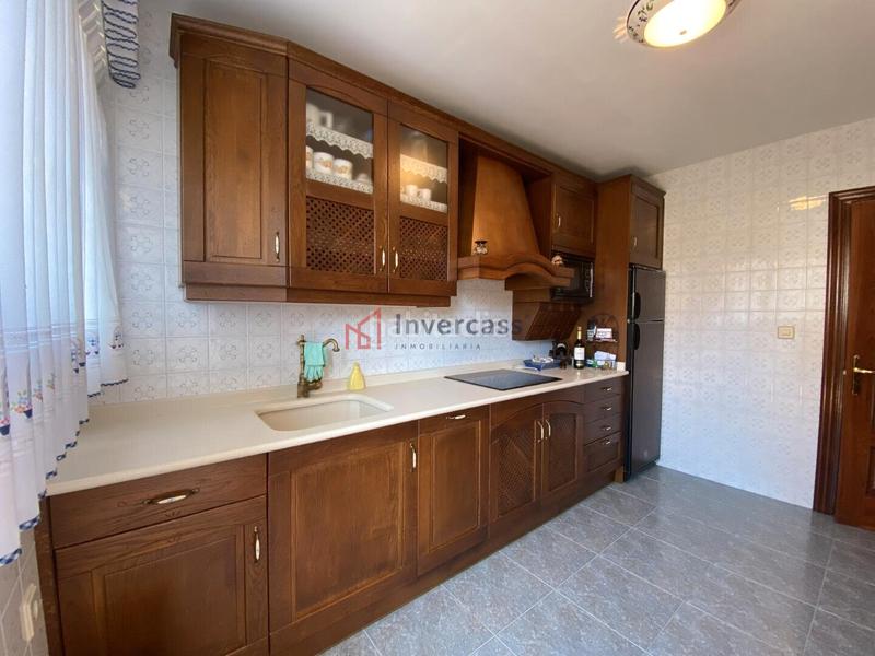 Foto f8b66c0e-21ce-4a60-ba3f-21b44394b7c0. Chalet con riscaldamento parcheggio in Zona Playa Laredo