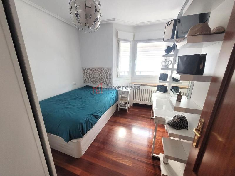 Foto 0bd429b4-eb29-4de4-99ed-c1a7eabbb5b0. Casa a schiera con riscaldamento parcheggio in Cotolino Castro - Urdiales