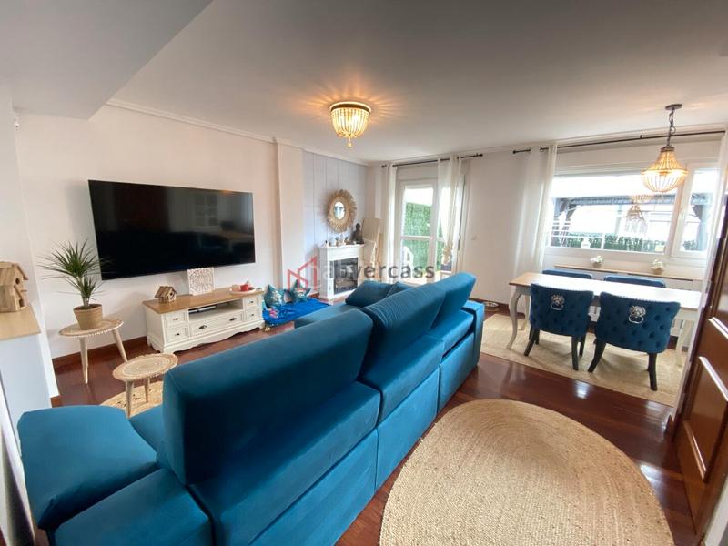 Foto 14ea8955-c6a4-466c-a552-b04bcfc71c3a. Casa a schiera con riscaldamento parcheggio in Cotolino Castro - Urdiales