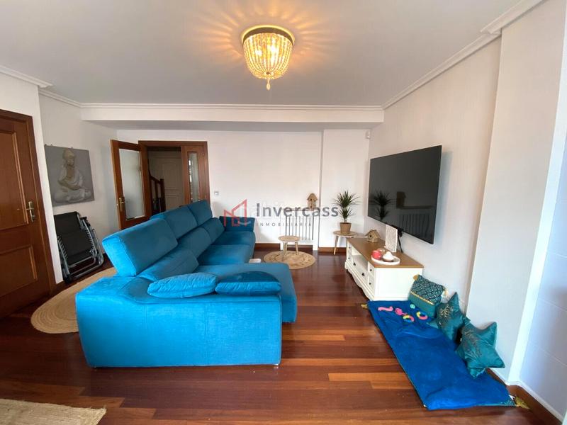 Foto 7e218264-a92e-4c75-b136-bab6eff6c8a4. Casa a schiera con riscaldamento parcheggio in Cotolino Castro - Urdiales