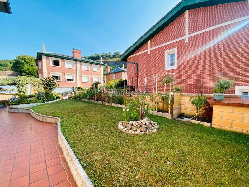 Foto 0f7f307d-987e-41c8-8b76-a3277b8ca86f. Casa a schiera con riscaldamento parcheggio piscina in Castro - Urdiales