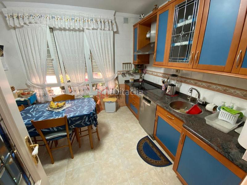 Foto cc53f1bd-ef75-4720-9cc7-b4a7333fce59. Casa adosada en Cotolino Castro - Urdiales