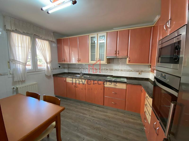 Foto 17a5ea13-82f4-4690-9f2a-927d48c968f7. Casa bifamiliare con riscaldamento parcheggio in Mioño-Santullán Castro - Urdiales