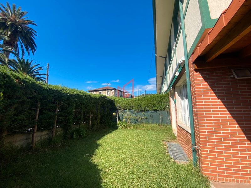 Foto 44cb1a2b-46f6-4f2b-b1c8-5c5935df2165. Casa bifamiliare con riscaldamento parcheggio in Mioño-Santullán Castro - Urdiales