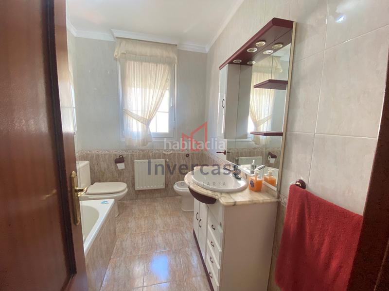 Foto 689dd013-935f-4bad-b00d-80f90f0c8659. Casa bifamiliare con riscaldamento parcheggio in Mioño-Santullán Castro - Urdiales