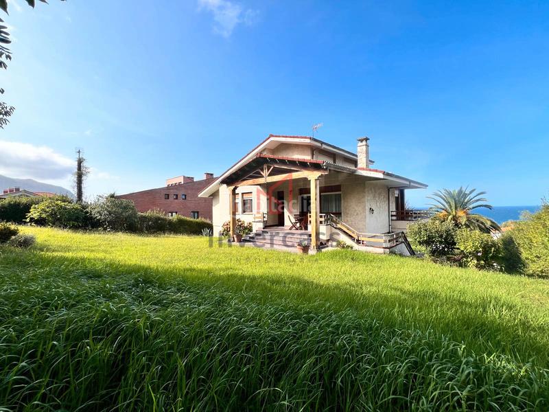 Foto 0f3be9d9-cc36-427c-a867-c8d70c501b51. Chalet en Oriñón- Allendelagua Castro - Urdiales