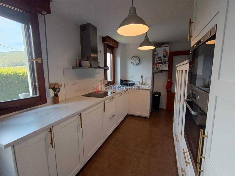 Foto 443c663b-f2b6-4332-937c-861c2c7f3d41. Casa a schiera con riscaldamento parcheggio piscina in Castro - Urdiales