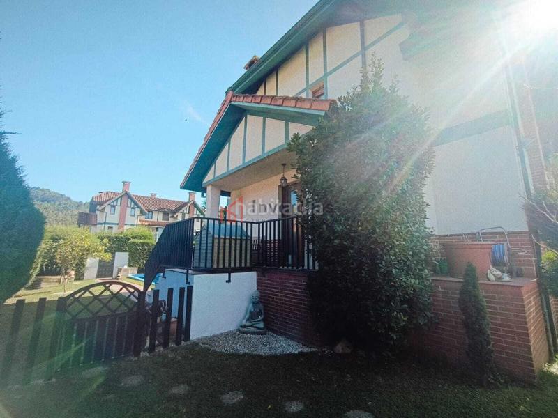 Foto bbb8cc62-8832-4712-b386-b06a0fe3c112. Casa a schiera con riscaldamento parcheggio piscina in Castro - Urdiales