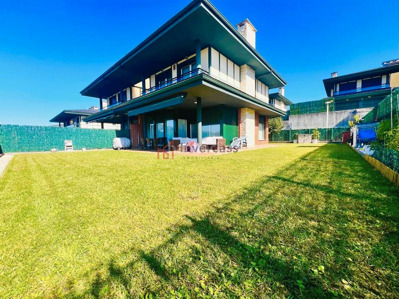 Foto 4339b5f0-6f36-4d88-b77b-72bf79def6b4. Chalet en Mioño-Santullán Castro - Urdiales