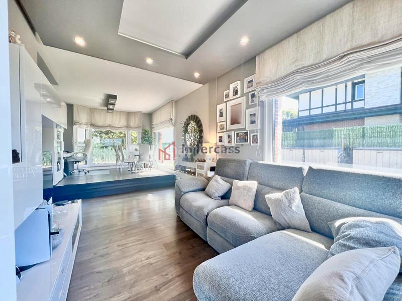 Foto c1e04546-9258-461d-ae7a-025ac2770d07. Chalet en Mioño-Santullán Castro - Urdiales