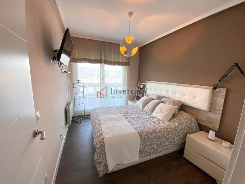 Foto 4f494dec-8713-4281-a972-b8563ba7a89f. Chalet con riscaldamento parcheggio piscina in Mioño-Santullán Castro - Urdiales