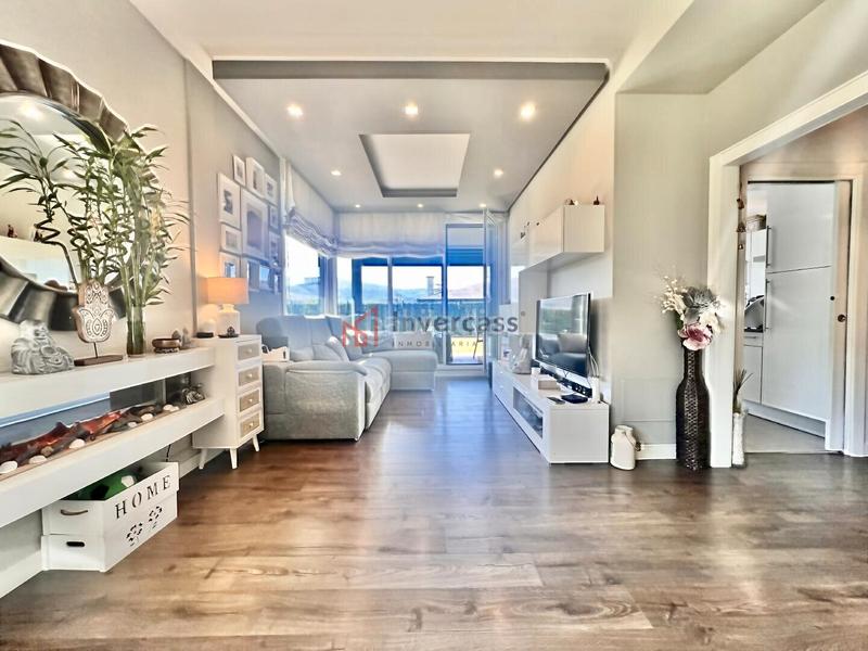 Foto e3649f2d-987d-4e2a-81f6-0b4c3ebc12a6. Xalet amb calefacció aparcament piscina a Mioño-Santullán Castro - Urdiales