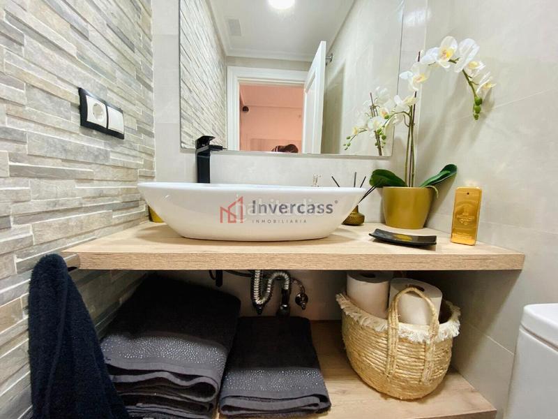 Foto 2c8e0c99-fa28-4605-82a0-a27cf953fa7a. Piso en calle cantabria 1 en Centro Castro - Urdiales