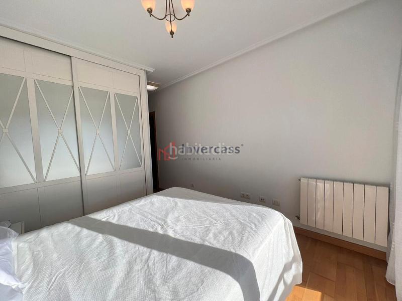 Foto 2fa4294a-ba00-4d27-9b2c-b6971b5e37a6. Casa aparellada amb calefacció aparcament piscina a Castro - Urdiales