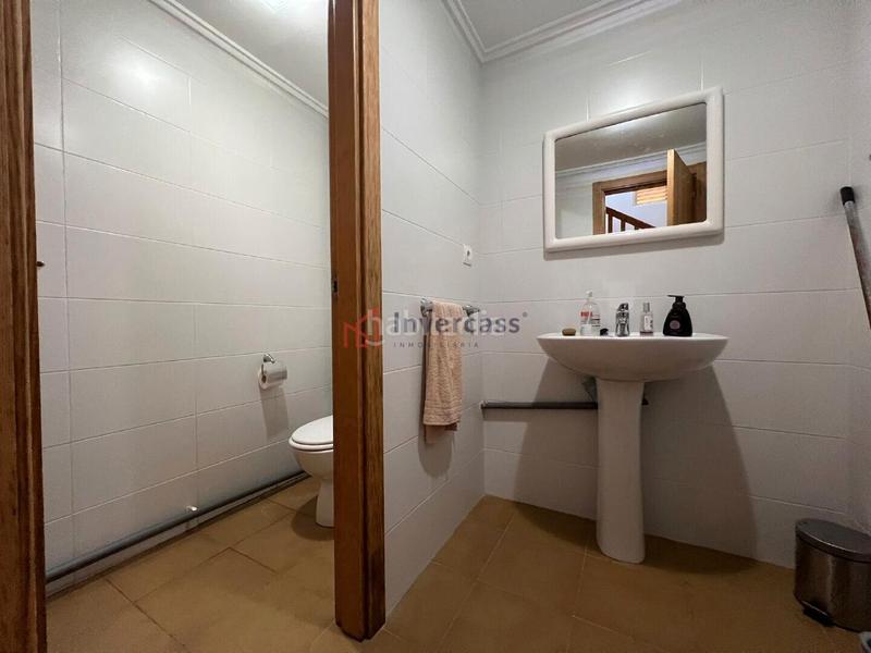 Foto 3b2d395e-c846-4d32-ba98-cc422e89ac3a. Casa aparellada amb calefacció aparcament piscina a Castro - Urdiales