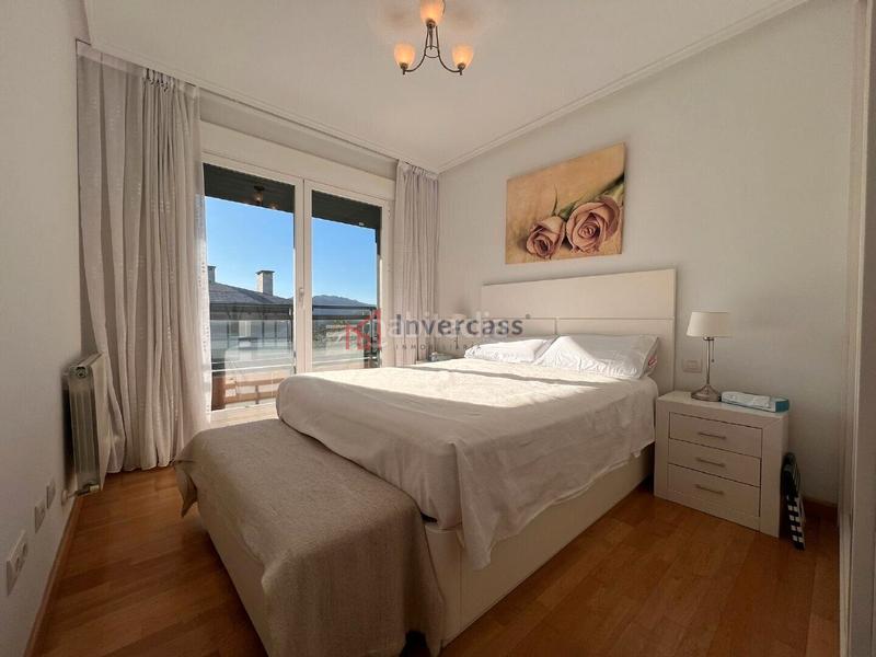 Foto 702e190e-520f-411a-ab72-f9480a4bd896. Casa aparellada amb calefacció aparcament piscina a Castro - Urdiales