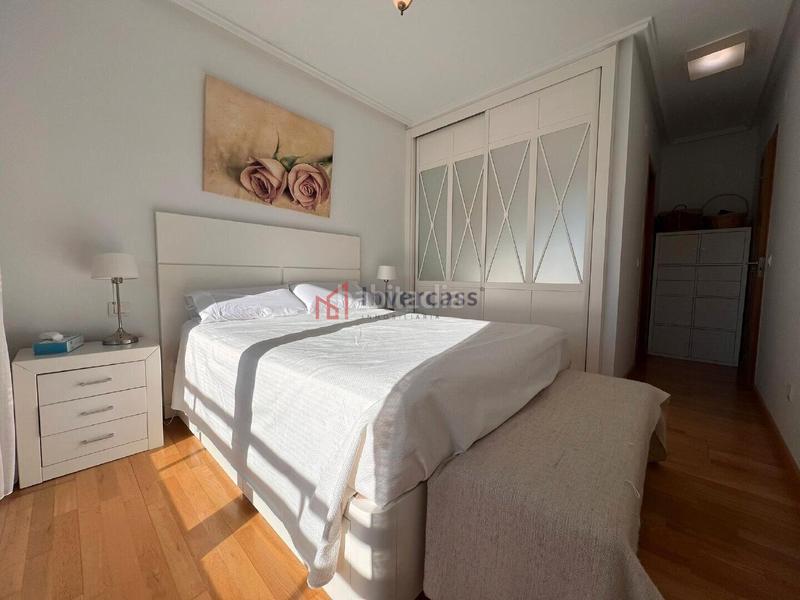 Foto f4dc64e0-07ba-4472-b7ae-cf496ab9e8fe. Casa aparellada amb calefacció aparcament piscina a Castro - Urdiales